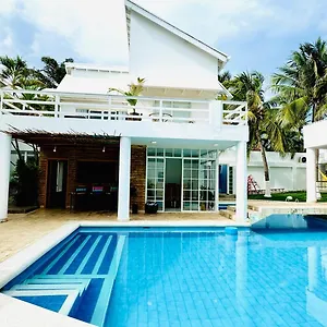 Coco House By Be Happy Bed and Breakfast
